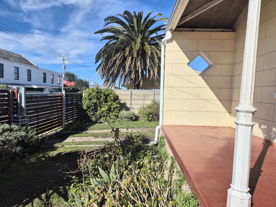 5 Bedroom Property for Sale in Wynberg Western Cape